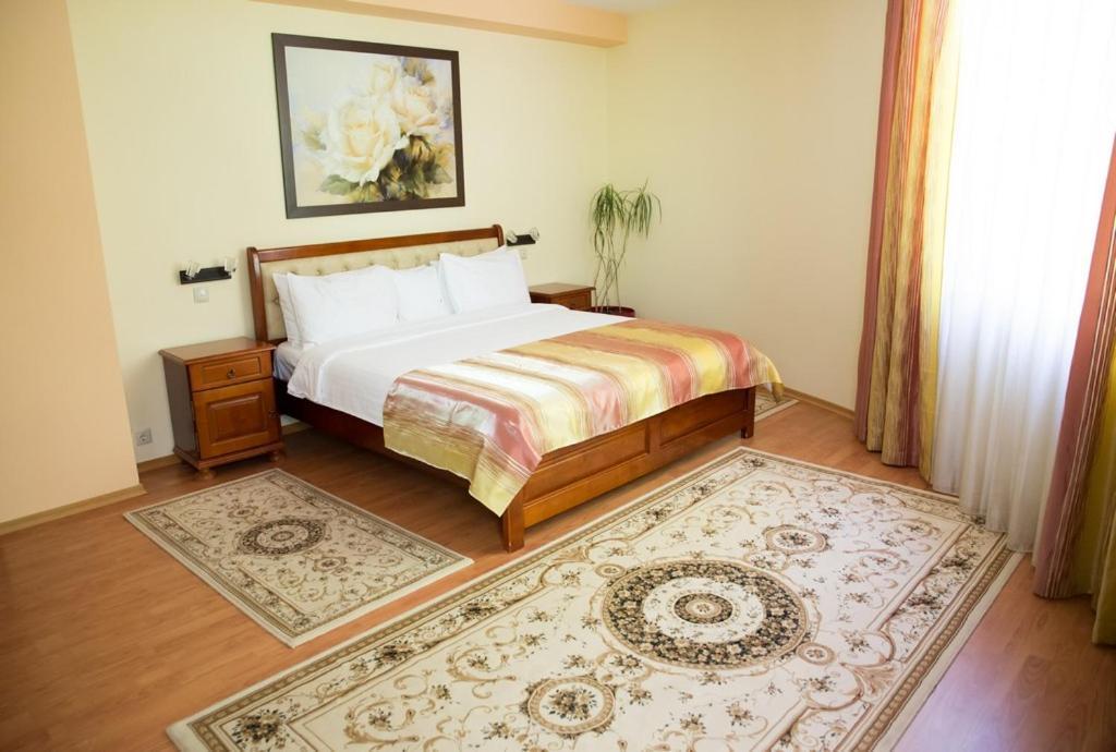 Hotel Nemira Szlanikfürdő Kültér fotó